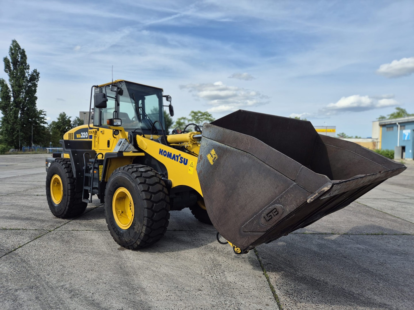 Nutzfahrzeuge, Baumaschinen und Flurfördertechnik